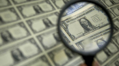 Dólar, inicio de semana con pico histórico